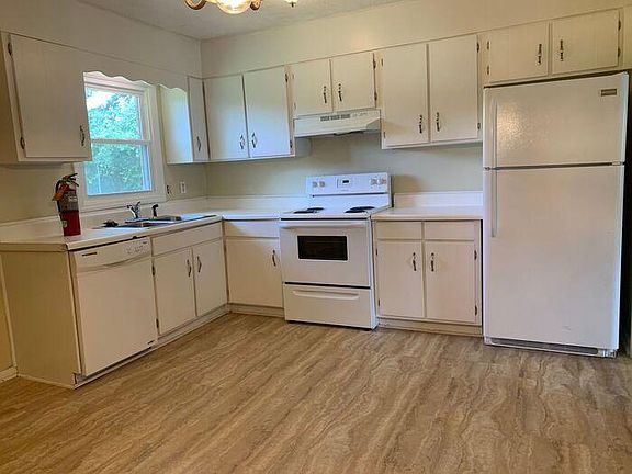3rd image of 3525 Traveler Ln #3525