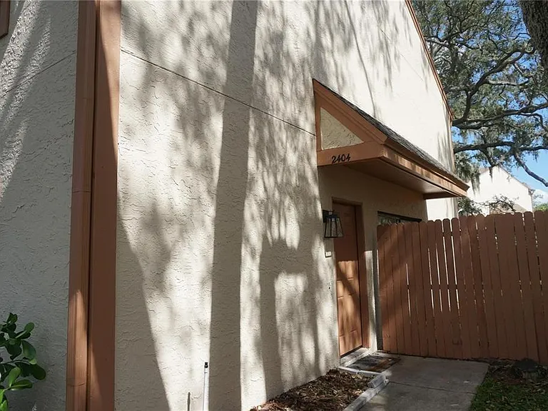 2404 Brigadoon Dr — Photo 20