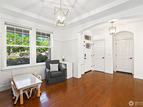 3rd image of 4325 25th Street SE