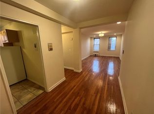 2102 Holland Ave APT 3C, Bronx, NY 10462