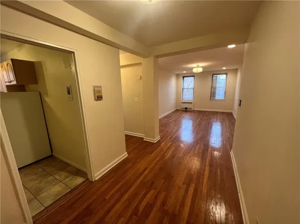 2102 Holland Avenue #3C, Bronx, NY 10462