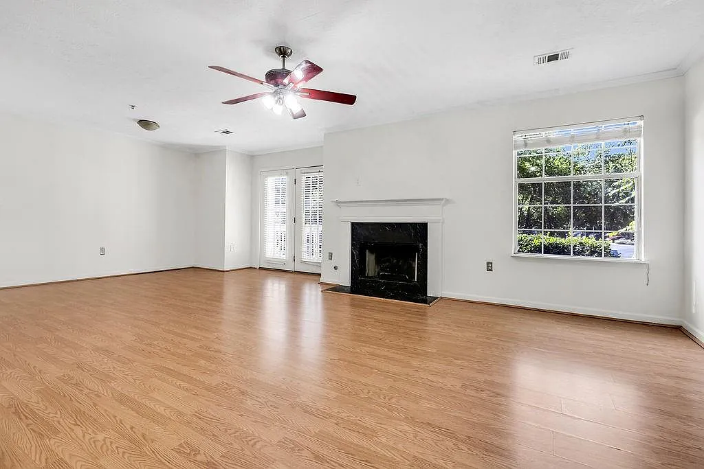2 bed, 2.0 bath, 1128 sqft, $1,500 — Photo 3