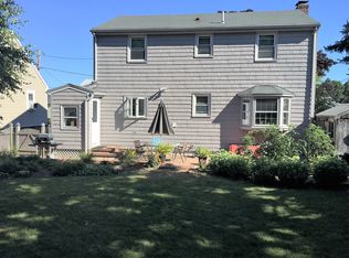 24 Colonial Rd, Peabody, MA 01960