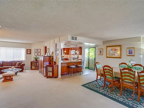 5th image of 12536 Burbank Blvd APT 1