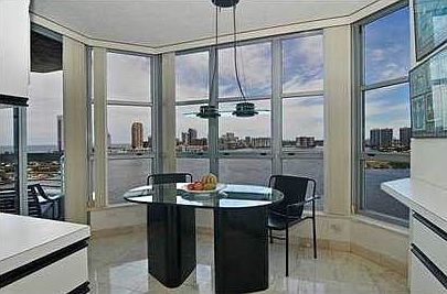 5th image of 3600 Mystic Pointe Dr #Lp18