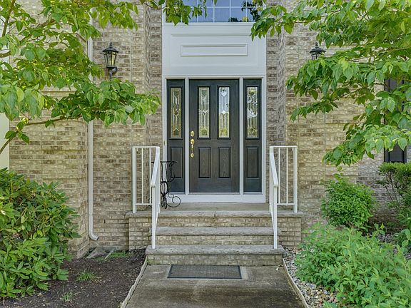 5th image of 2404 Alexandra Ct