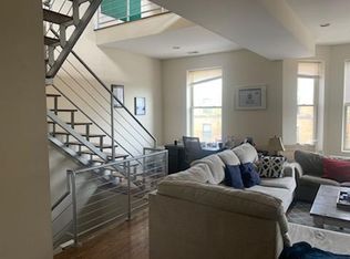 619 W Armitage Ave #3F, Chicago, IL 60614