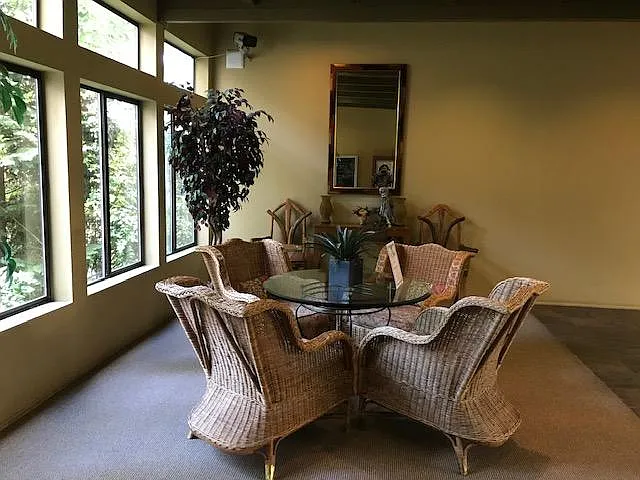 211 Summit Ave E #215 — Photo 4
