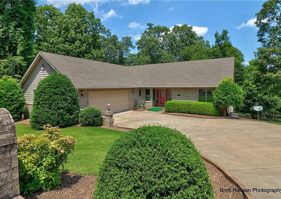 1st image of 30 Branchwood Dr
