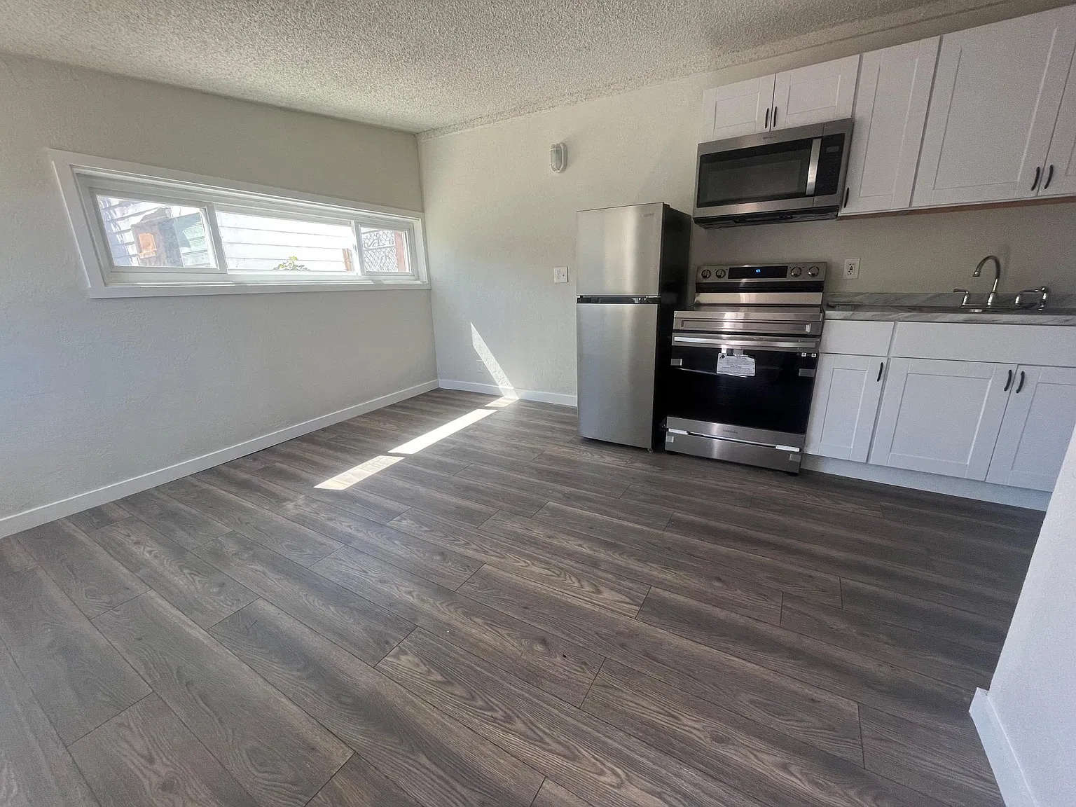 Studio, 600 sqft, $700 — Photo 2