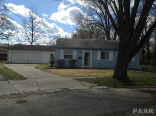 320 Saint Clair Dr, Marquette Heights, IL 61554