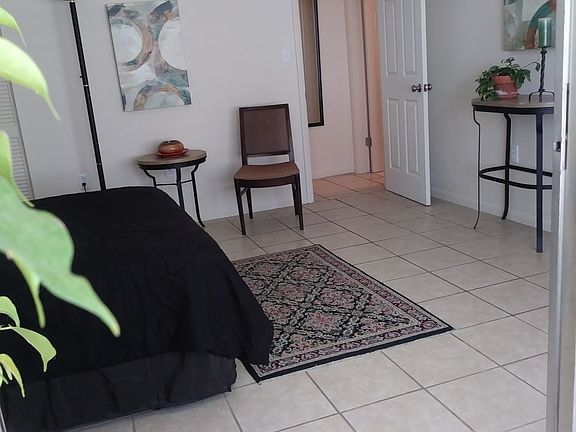 5th image of 2437 NE 6th St APT 23