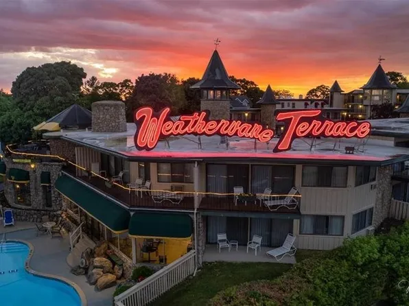 104-63 W Dixon Ave Room 63, Charlevoix, MI 49720