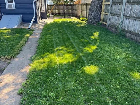 2nd image of 304 10th Ave S