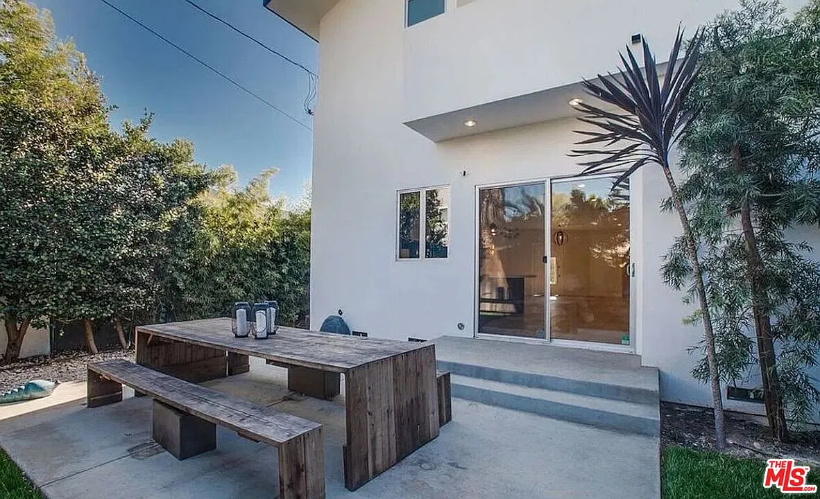 5 bed, 3.5 bath, 2471 sqft, $14,000 — Photo 2