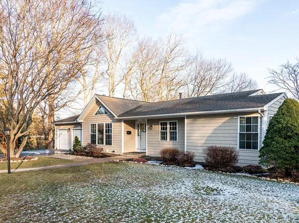 216 Vancouver Ave, Warwick, RI 02886