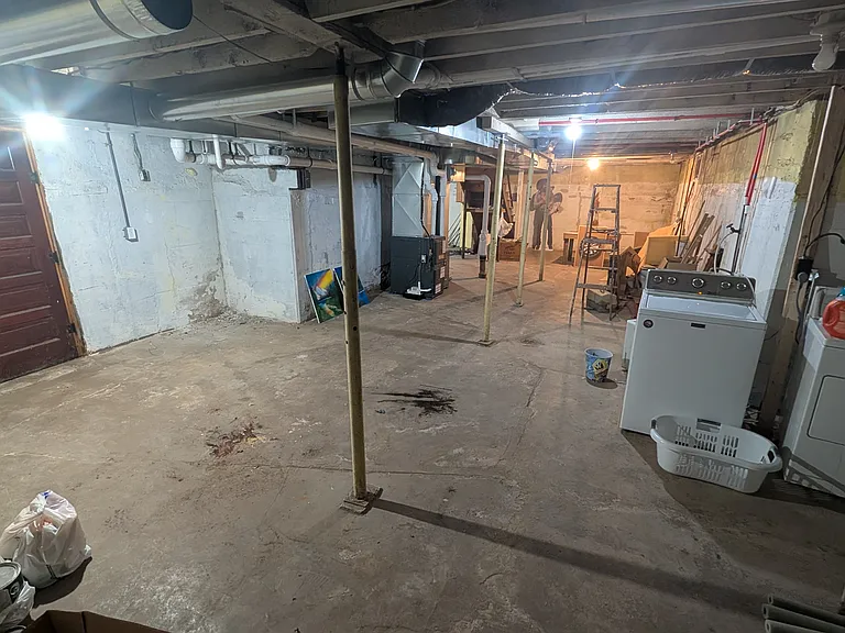 634 Niagara St — Photo 12