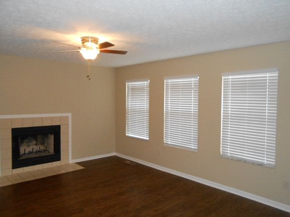 4th image of 5909 Alouette Ct