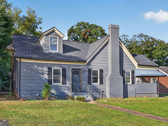 3rd image of 6866 Parkway Dr