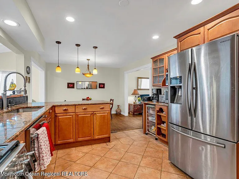 722 Maple Ave — Photo 8