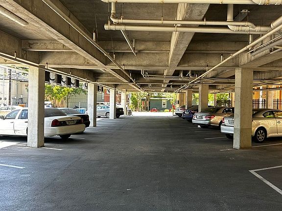 3rd image of 305 E 31st St APT 4