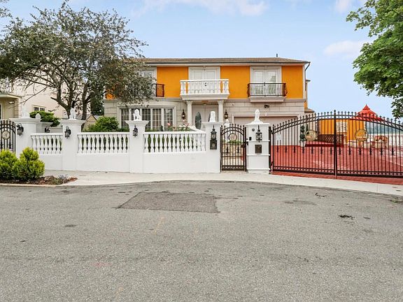 5th image of 23118 Bay Ave