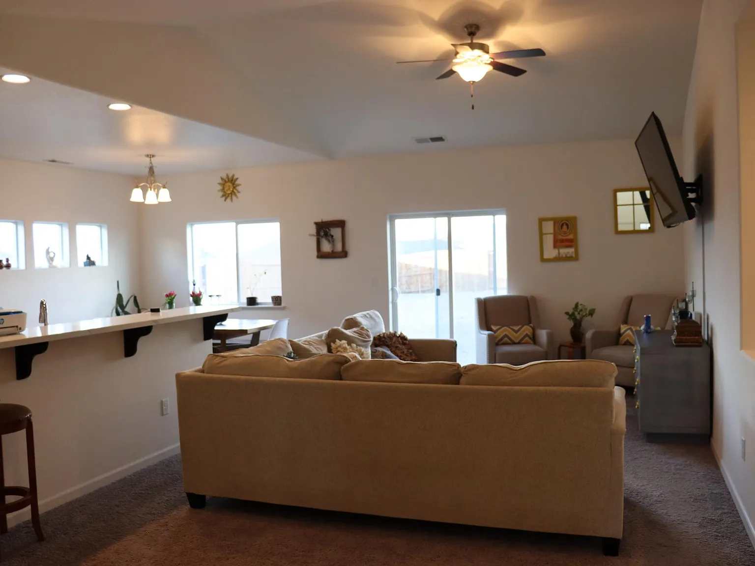 2220 Nightingale Ct — Photo 4