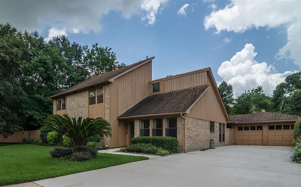 1st image of 635 Shakespeare Dr