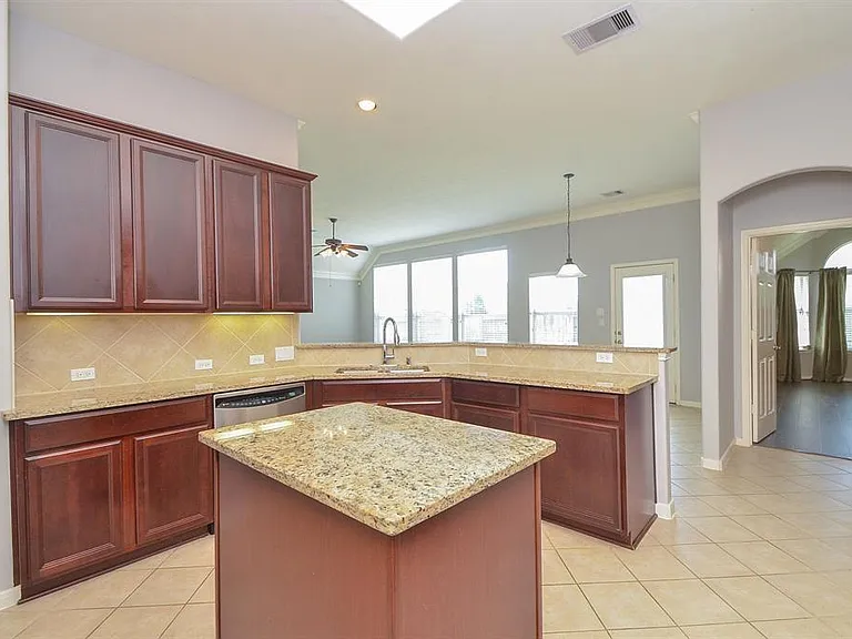 6726 Oakman Ln — Photo 13