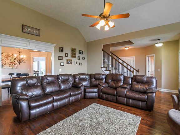 2nd image of 215 Bonifay Dr