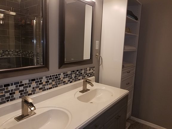 4th image of 2685 New Lexington Dr