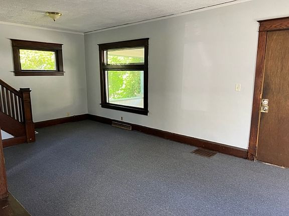 5th image of 411 Garfield St
