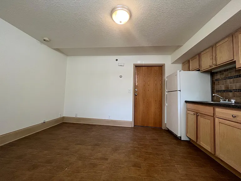 2716 Hennepin Ave S #B2 — Photo 4