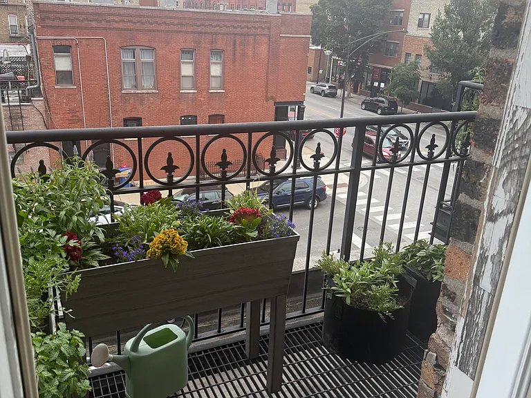 1123 W Grand Ave #3R — Photo 16