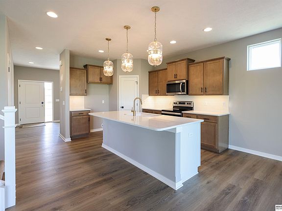 5th image of 9510 S 183rd Ave