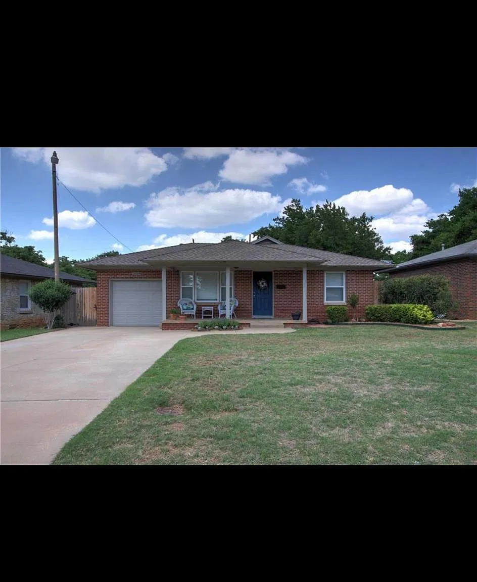 3 bed, 1170 sqft, $1,550 — Photo 1