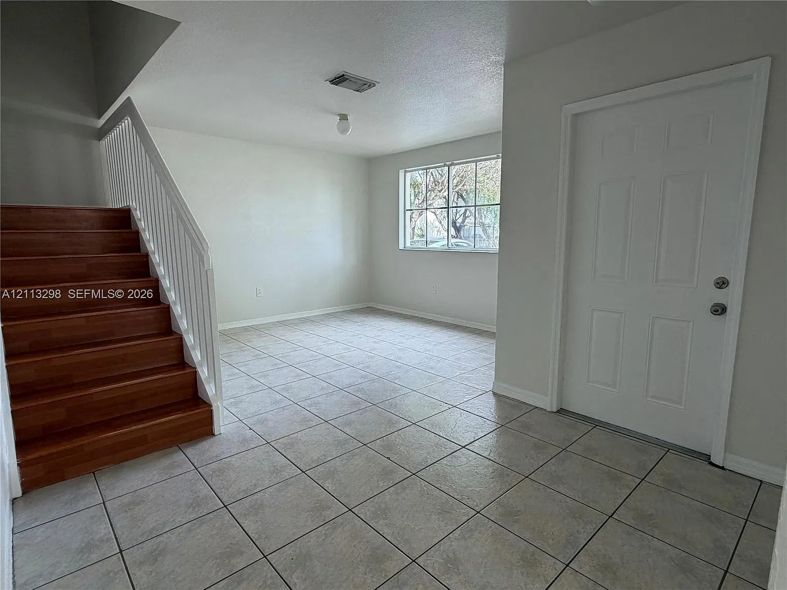 Naranja Gardens — Photo 2