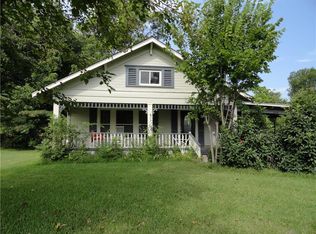 608 N Main St, Kemp, TX 75143