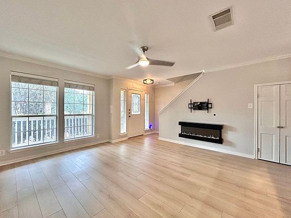 5th image of 609 N Cascades Ave APT 1
