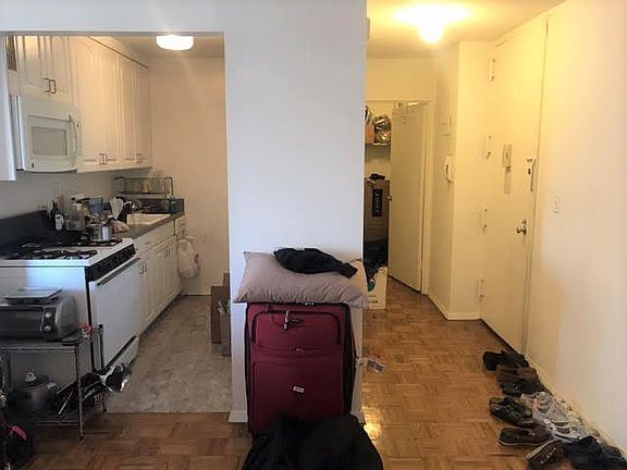 4th image of 1641 3rd Ave APT 13B