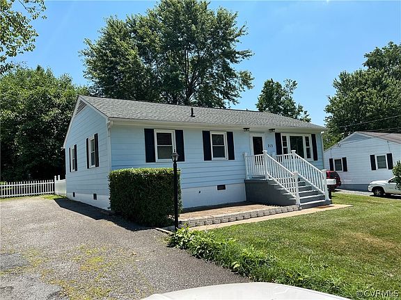 3rd image of 213 N Holly Ave