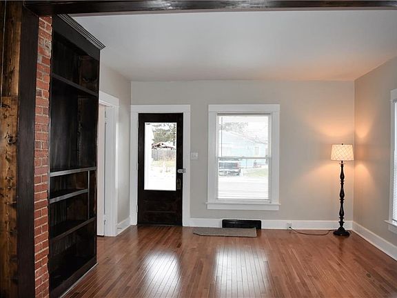 4th image of 807 Camp St