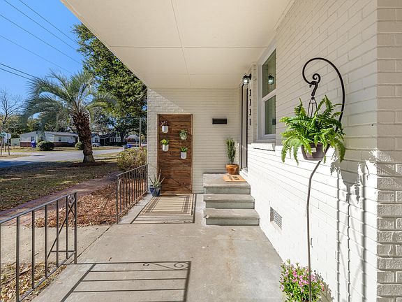 5th image of 2731 Martha Dr