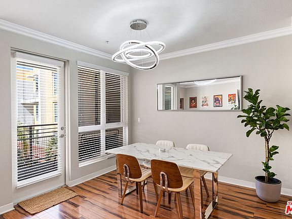 5th image of 21301 Erwin St Unit 408