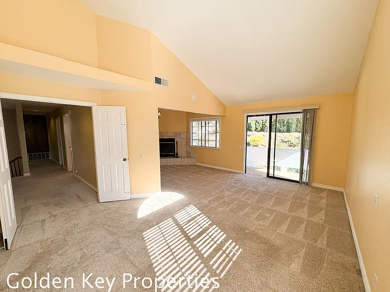 2475 Unicornio St — Photo 24