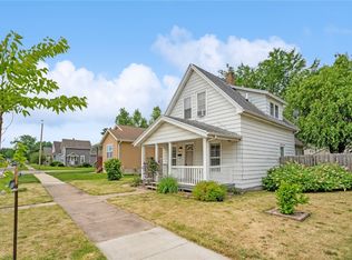 1206 9th St NW, Cedar Rapids, IA 52405