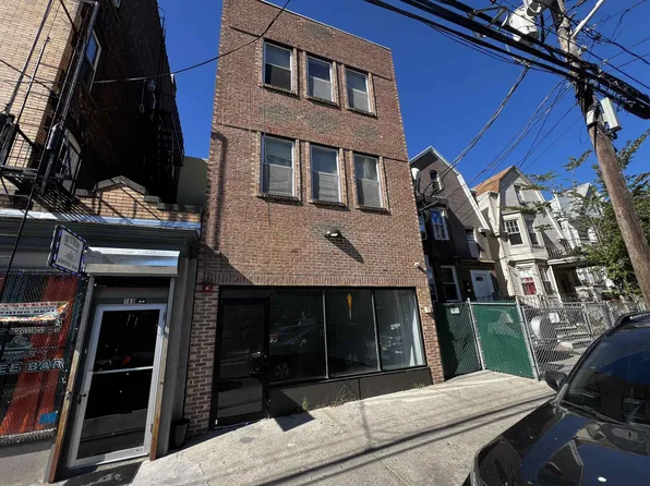 167 Claremont Avenue image 4 of 15