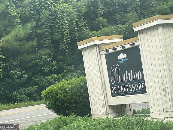 3rd image of 349 Lakeridge Dr