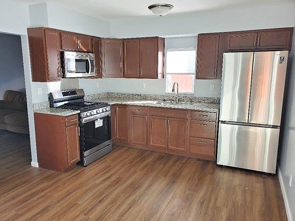 3rd image of 11519 W 133rd Ln APT B