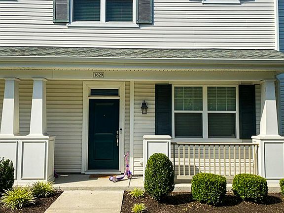 3rd image of 1629 Marietta Way